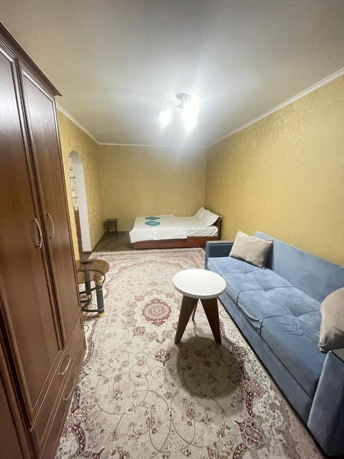 Квартира Рядом Арбата, Гоголя 92 อัลมาตี ภายนอก รูปภาพ